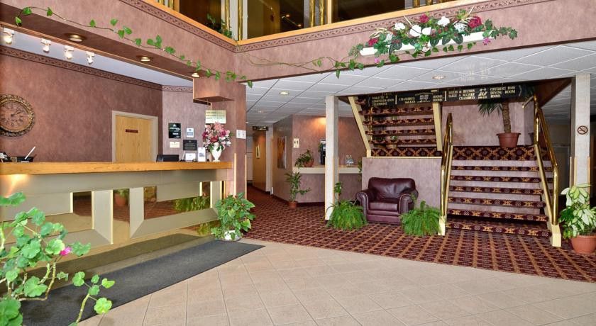 Quality Inn & Suites Hawkesbury Bagian luar foto