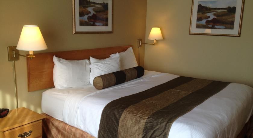 Quality Inn & Suites Hawkesbury Bagian luar foto