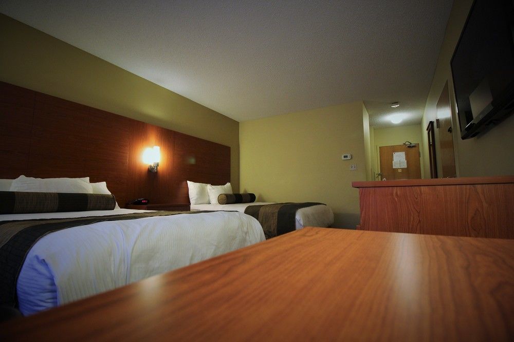 Quality Inn & Suites Hawkesbury Bagian luar foto